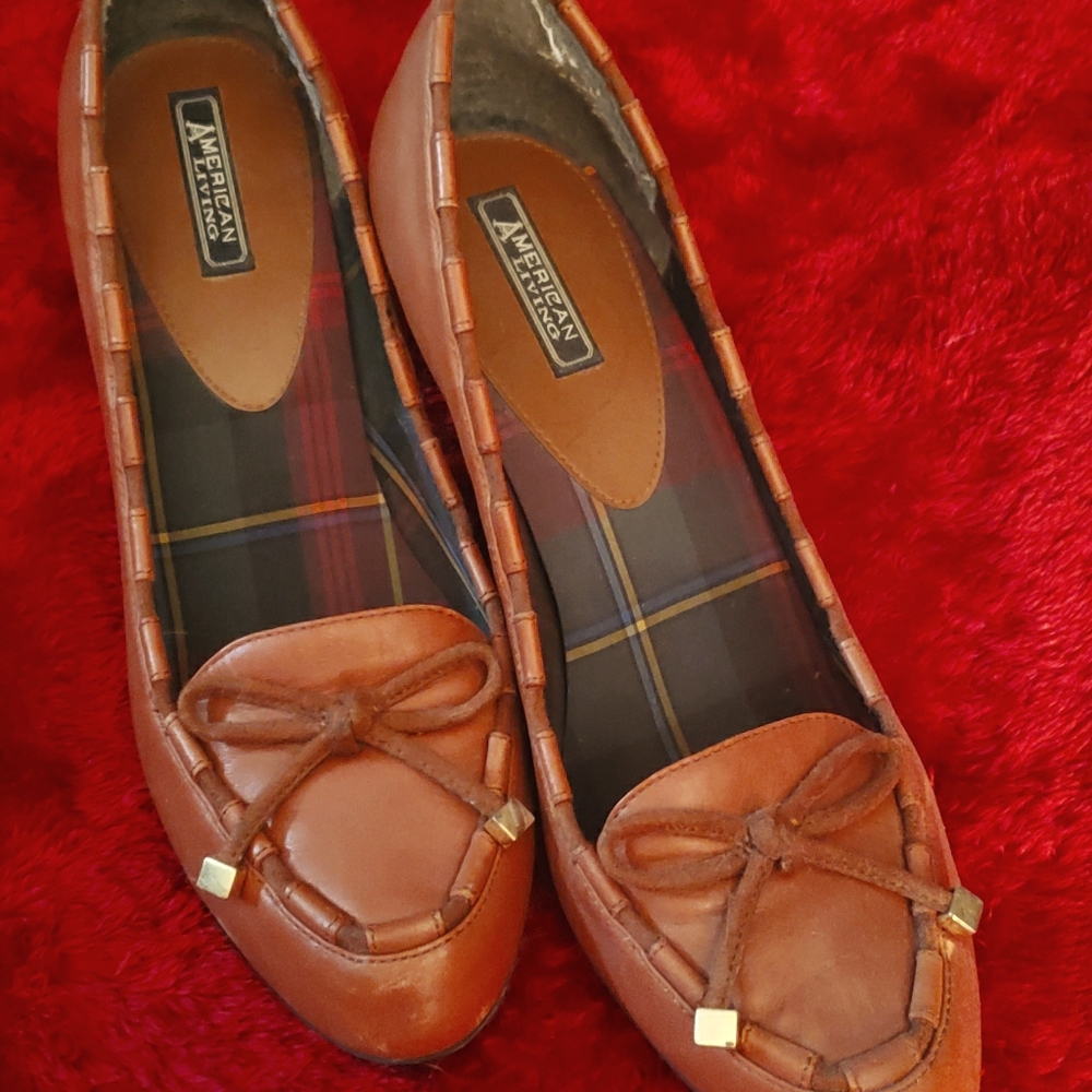 Cute loafer type shoe!